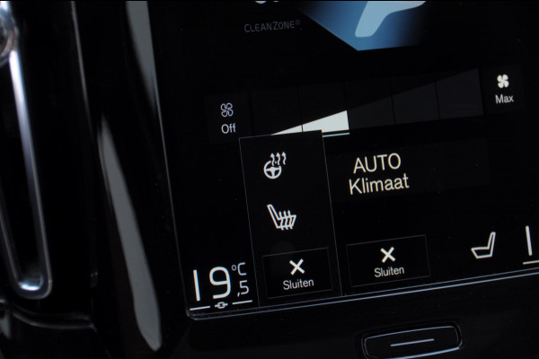 Volvo XC40 T5 272PK Automaat Plug-in hybrid Inscription Elektrische stoelen / Trekhaak / Panoramadak / Polestar tuning / Lederen bekleding / Adaptieve cruise control / Parkeersensoren met 360 camera / Harman Kardon audio / Mistlampen / Stoel - en stuurwielverwarming