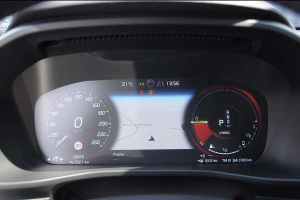 Volvo XC40 T5 272PK Automaat Plug-in hybrid Inscription Elektrische stoelen / Trekhaak / Panoramadak / Polestar tuning / Lederen bekleding / Adaptieve cruise control / Parkeersensoren met 360 camera / Harman Kardon audio / Mistlampen / Stoel - en stuurwielverwarming