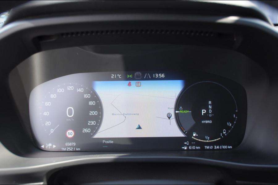 Volvo XC40 T5 272PK Automaat Plug-in hybrid Inscription Elektrische stoelen / Trekhaak / Panoramadak / Polestar tuning / Lederen bekleding / Adaptieve cruise control / Parkeersensoren met 360 camera / Harman Kardon audio / Mistlampen / Stoel - en stuurwielverwarming