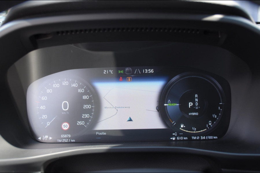 Volvo XC40 T5 272PK Automaat Plug-in hybrid Inscription Elektrische stoelen / Trekhaak / Panoramadak / Polestar tuning / Lederen bekleding / Adaptieve cruise control / Parkeersensoren met 360 camera / Harman Kardon audio / Mistlampen / Stoel - en stuurwielverwarming