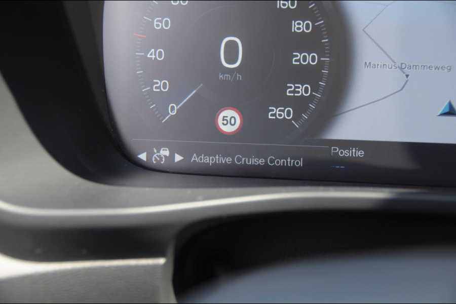 Volvo XC40 T5 272PK Automaat Plug-in hybrid Inscription Elektrische stoelen / Trekhaak / Panoramadak / Polestar tuning / Lederen bekleding / Adaptieve cruise control / Parkeersensoren met 360 camera / Harman Kardon audio / Mistlampen / Stoel - en stuurwielverwarming