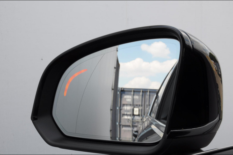 Volvo XC40 T5 272PK Automaat Plug-in hybrid Inscription Elektrische stoelen / Trekhaak / Panoramadak / Polestar tuning / Lederen bekleding / Adaptieve cruise control / Parkeersensoren met 360 camera / Harman Kardon audio / Mistlampen / Stoel - en stuurwielverwarming