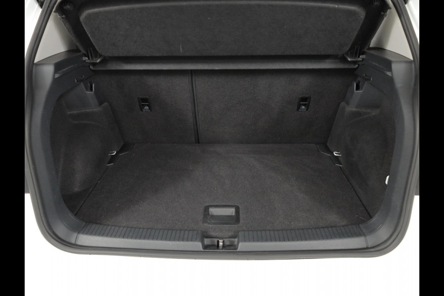 Volkswagen T-Cross 1.0 TSI Style 115pk 6bak|digi display|  Navi| 17'LM-velgen| Climatronic| dodehoek detectie
