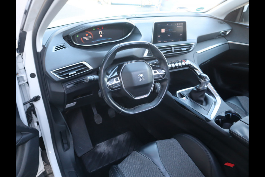 Peugeot 3008 Allure Navi / Pano / Climate / Pdc Nieuwe D-riem/ All-season banden/ Keurige auto