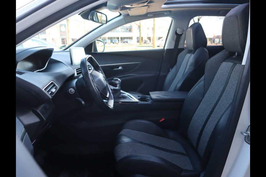 Peugeot 3008 Allure Navi / Pano / Climate / Pdc Nieuwe D-riem/ All-season banden/ Keurige auto