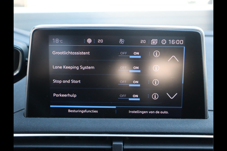 Peugeot 3008 Allure Navi / Pano / Climate / Pdc Nieuwe D-riem/ All-season banden/ Keurige auto