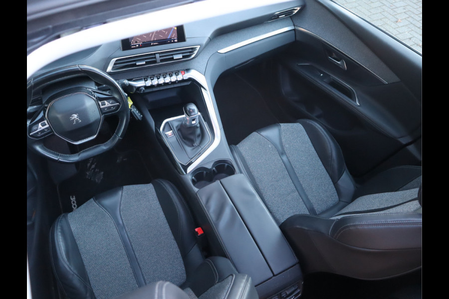 Peugeot 3008 Allure Navi / Pano / Climate / Pdc Nieuwe D-riem/ All-season banden/ Keurige auto