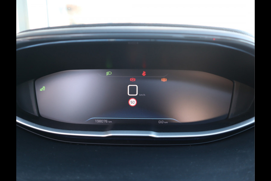 Peugeot 3008 Allure Navi / Pano / Climate / Pdc Nieuwe D-riem/ All-season banden/ Keurige auto