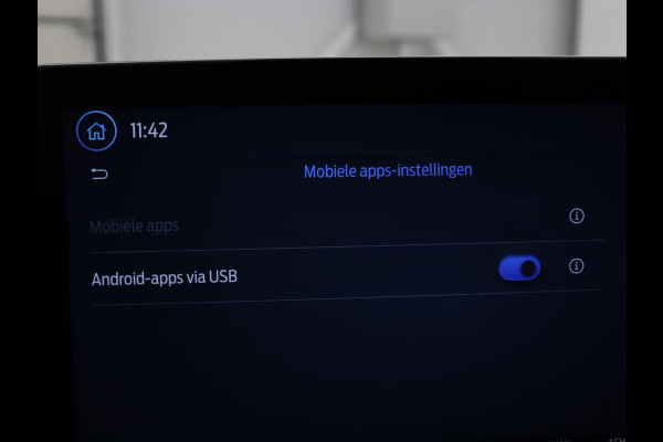 Ford Focus 1.0 EcoBoost Hybrid ST Line | Adaptive cruise | Camera | Carplay | Navigatie | Full LED | Side Assist | Climate control | Bluetooth | Parkeerhulp