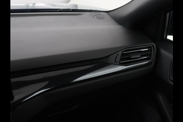 Ford Focus 1.0 EcoBoost Hybrid ST Line | Adaptive cruise | Camera | Carplay | Navigatie | Full LED | Side Assist | Climate control | Bluetooth | Parkeerhulp
