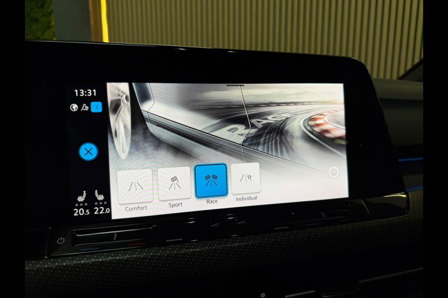 Volkswagen Golf 2.0 TSI R 4Motion PANO|H&K|HuD|IQ LIGHTS|VIRTUAL|KEYLESS|CARPLAY|SFEERVERLICHTING|NIGHTPAKKET|320PK|VOL!