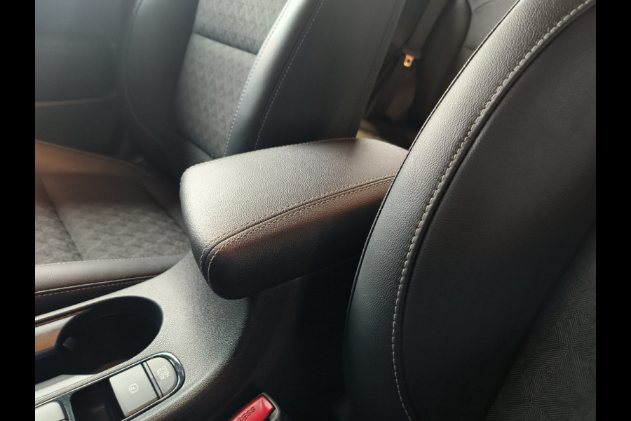 Kia Niro 1.6 GDi Hybrid ComfortLine Rijklaar + 12 maanden Bovag-garantie Henk Jongen Auto's in Helmond,  al 50 jaar service zoals 't hoort!