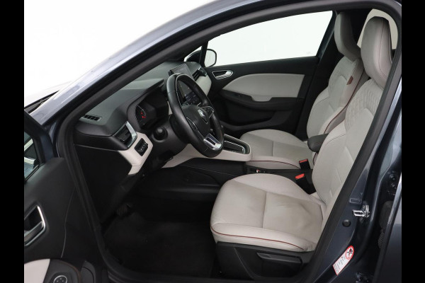Renault Clio 1.6 E-Tech Hybrid 140 Initiale Paris | Leder | Stoelverwarming | Carplay | Keyless | Park Assist | Full LED | Navigatie | Climate control | Stuurverwarming | DAB | Bluetooth