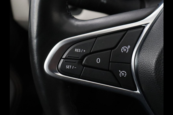 Renault Clio 1.6 E-Tech Hybrid 140 Initiale Paris | Leder | Stoelverwarming | Carplay | Keyless | Park Assist | Full LED | Navigatie | Climate control | Stuurverwarming | DAB | Bluetooth