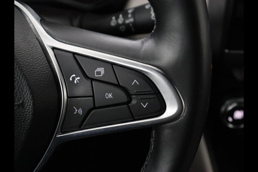 Renault Clio 1.6 E-Tech Hybrid 140 Initiale Paris | Leder | Stoelverwarming | Carplay | Keyless | Park Assist | Full LED | Navigatie | Climate control | Stuurverwarming | DAB | Bluetooth
