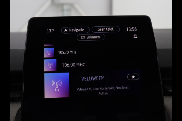 Renault Clio 1.6 E-Tech Hybrid 140 Initiale Paris | Leder | Stoelverwarming | Carplay | Keyless | Park Assist | Full LED | Navigatie | Climate control | Stuurverwarming | DAB | Bluetooth