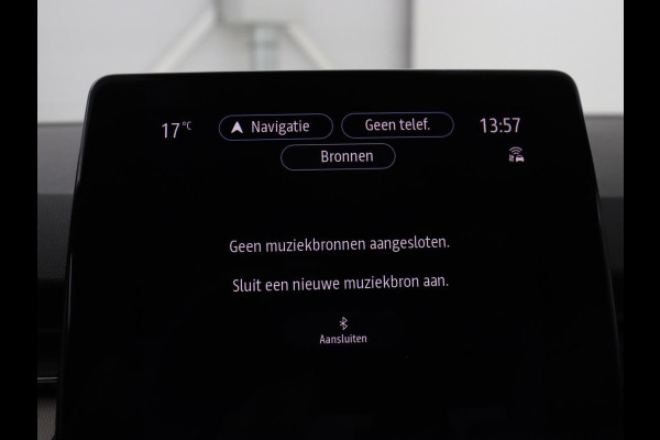 Renault Clio 1.6 E-Tech Hybrid 140 Initiale Paris | Leder | Stoelverwarming | Carplay | Keyless | Park Assist | Full LED | Navigatie | Climate control | Stuurverwarming | DAB | Bluetooth