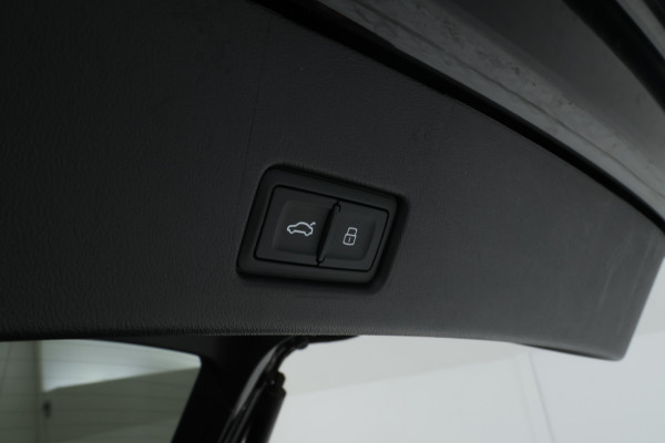 Audi Q4 Sportback e-tron 40 S edition 77 kWh Volleder, Navigatie, Digital Dash!