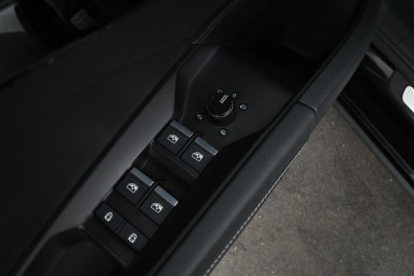 Audi Q4 Sportback e-tron 40 S edition 77 kWh Volleder, Navigatie, Digital Dash!