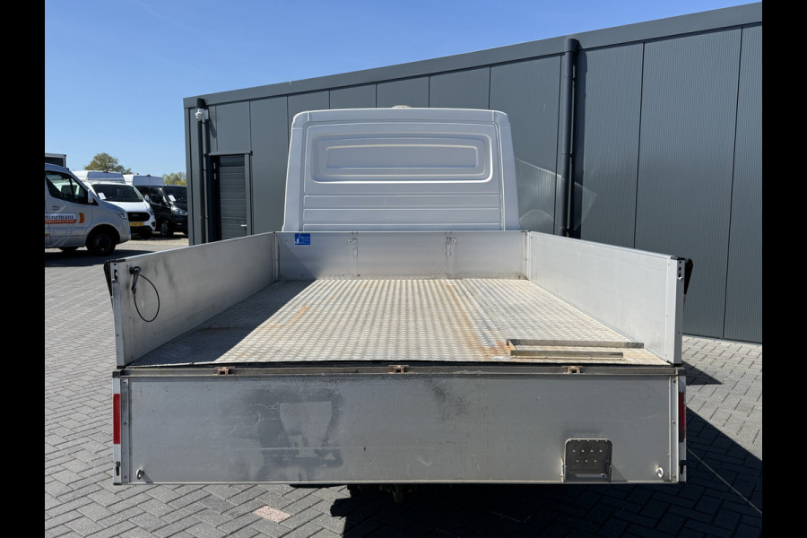 Volkswagen Crafter 2.0 TDI 102 PK / PICK UP / 1e EIG. / TREKHAAK / AIRCO / OPEN LAADBAK / 2.500 KG AHG / 3-ZITS / APPLE CARPLAY