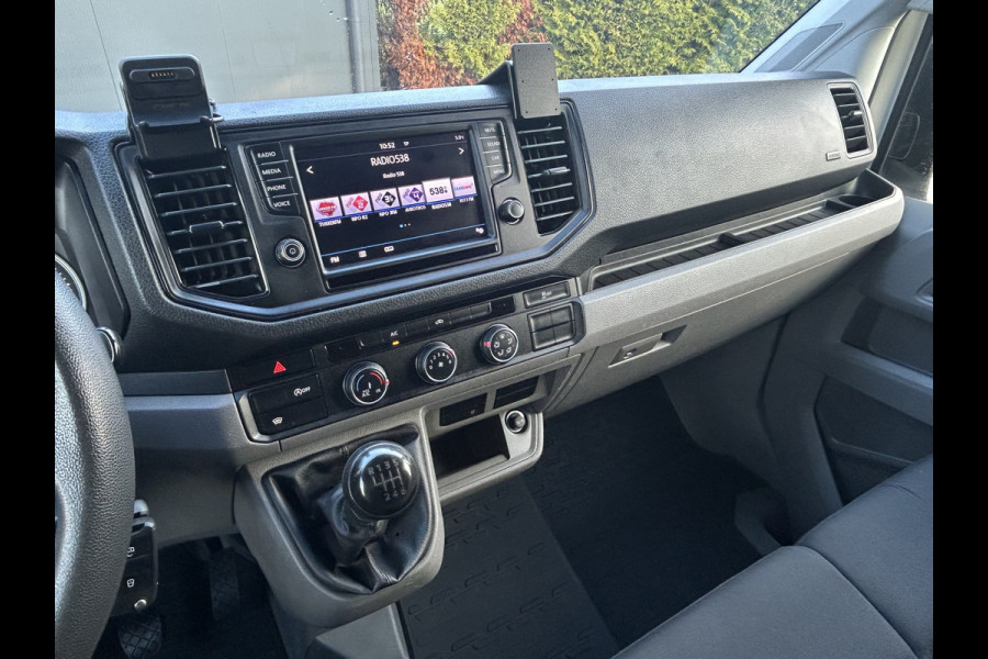 Volkswagen Crafter 2.0 TDI 102 PK / PICK UP / 1e EIG. / TREKHAAK / AIRCO / OPEN LAADBAK / 2.500 KG AHG / 3-ZITS / APPLE CARPLAY
