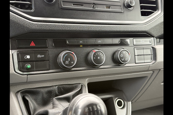 Volkswagen Crafter 2.0 TDI 141 PK / L3H3 / 1e EIGENAAR / ZEER NETJES !! / AIRCO / CRUISE / ERGO GEVEERDE STOEL