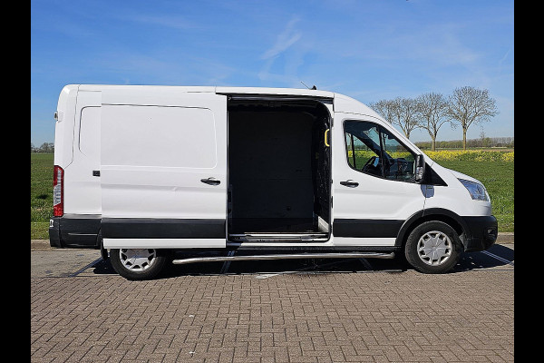 Ford Transit 350 2.0 TDCI L3H3 Trend RWD L3H2 Camera Euro6 Airco Sidebars Trekhaak Camera 130Pk!