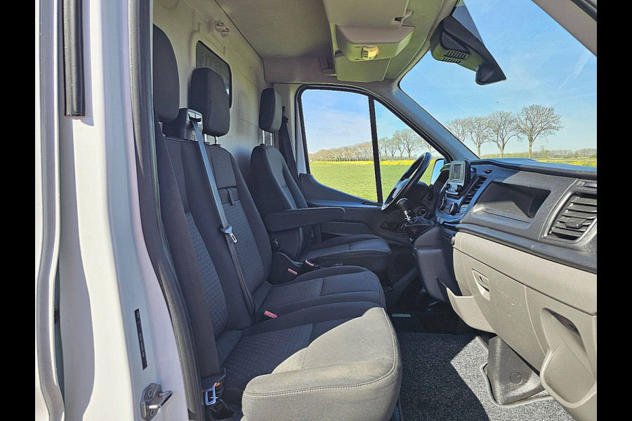 Ford Transit 350 2.0 TDCI L3H3 Trend RWD L3H2 Camera Euro6 Airco Sidebars Trekhaak Camera 130Pk!