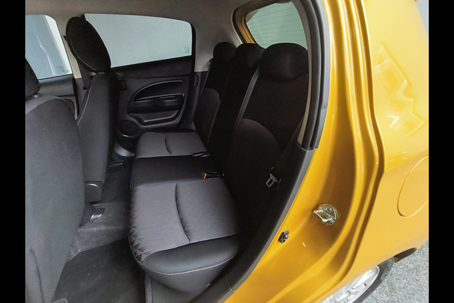 Mitsubishi Space Star 1.2 Dynamic uit 2023 Rijklaar + 12 maanden Bovag-garantie Henk Jongen Auto's in Helmond,  al 50 jaar service zoals 't hoort!