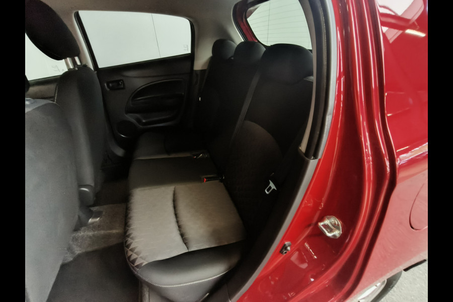 Mitsubishi Space Star 1.2 Dynamic AUTOMAAT uit 2023 Rijklaar + 12 maanden Bovag-garantie Henk Jongen Auto's in Helmond,  al 50 jaar service zoals 't hoort!