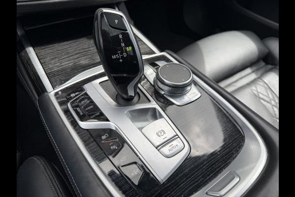 BMW 7 Serie 745Le xDrive High Executive | TV Schermen | Panoramadak | 360* Camera | Massage | Head-Up Display |