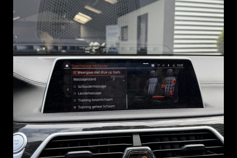 BMW 7 Serie 745Le xDrive High Executive | TV Schermen | Panoramadak | 360* Camera | Massage | Head-Up Display |