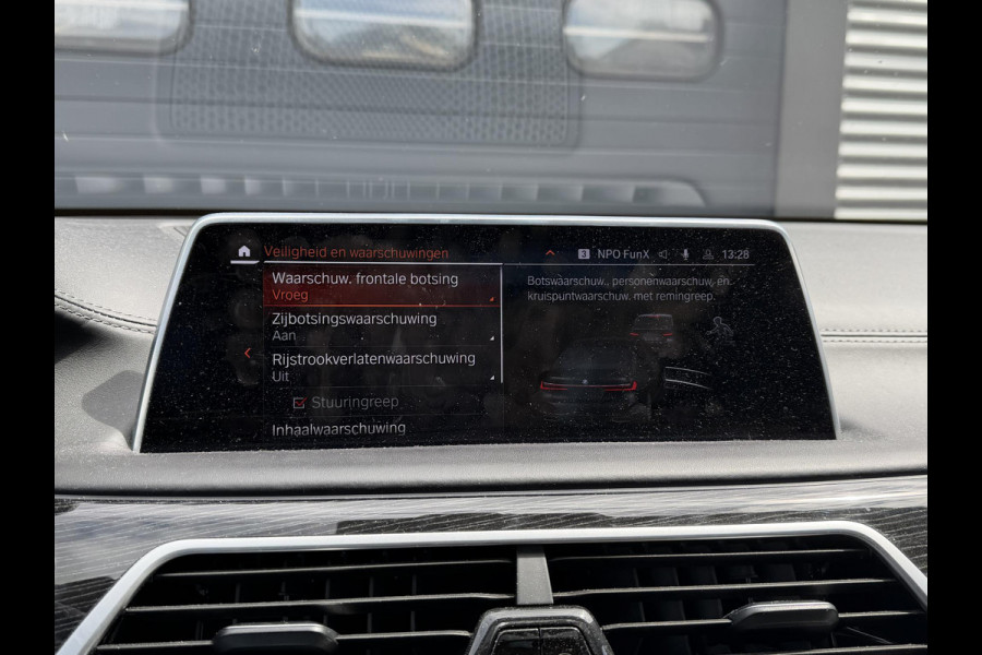 BMW 7 Serie 745Le xDrive High Executive | TV Schermen | Panoramadak | 360* Camera | Massage | Head-Up Display |
