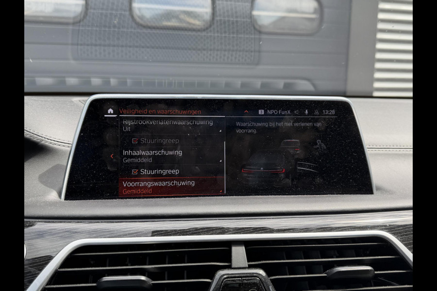 BMW 7 Serie 745Le xDrive High Executive | TV Schermen | Panoramadak | 360* Camera | Massage | Head-Up Display |