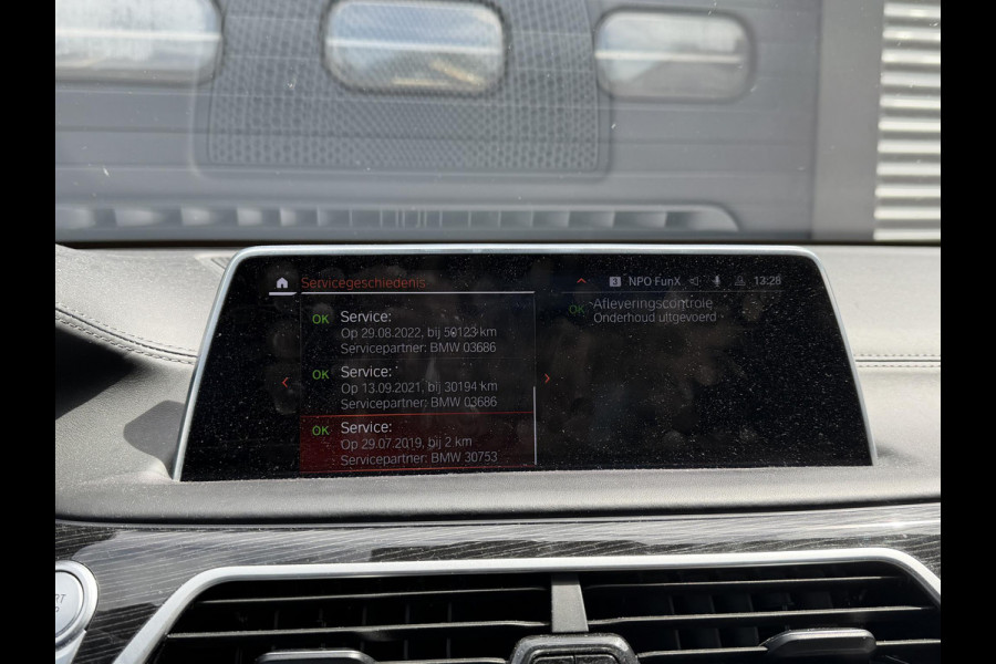 BMW 7 Serie 745Le xDrive High Executive | TV Schermen | Panoramadak | 360* Camera | Massage | Head-Up Display |