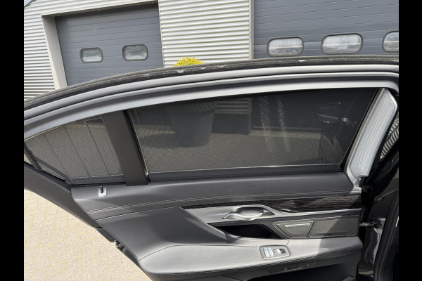 BMW 7 Serie 745Le xDrive High Executive | TV Schermen | Panoramadak | 360* Camera | Massage | Head-Up Display |