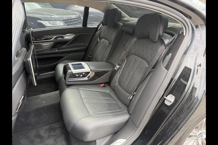 BMW 7 Serie 745Le xDrive High Executive | TV Schermen | Panoramadak | 360* Camera | Massage | Head-Up Display |