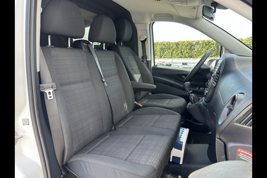 Mercedes-Benz Vito 110 CDI / L3H1 / MAXI / OPRIJPLANK / ACHTERUITRIJCAMERA / AIRCO / BIJRIJDERSBANK / SIDE BARS