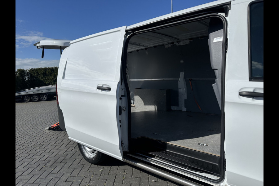 Mercedes-Benz Vito 110 CDI / L3H1 / MAXI / OPRIJPLANK / ACHTERUITRIJCAMERA / AIRCO / BIJRIJDERSBANK / SIDE BARS