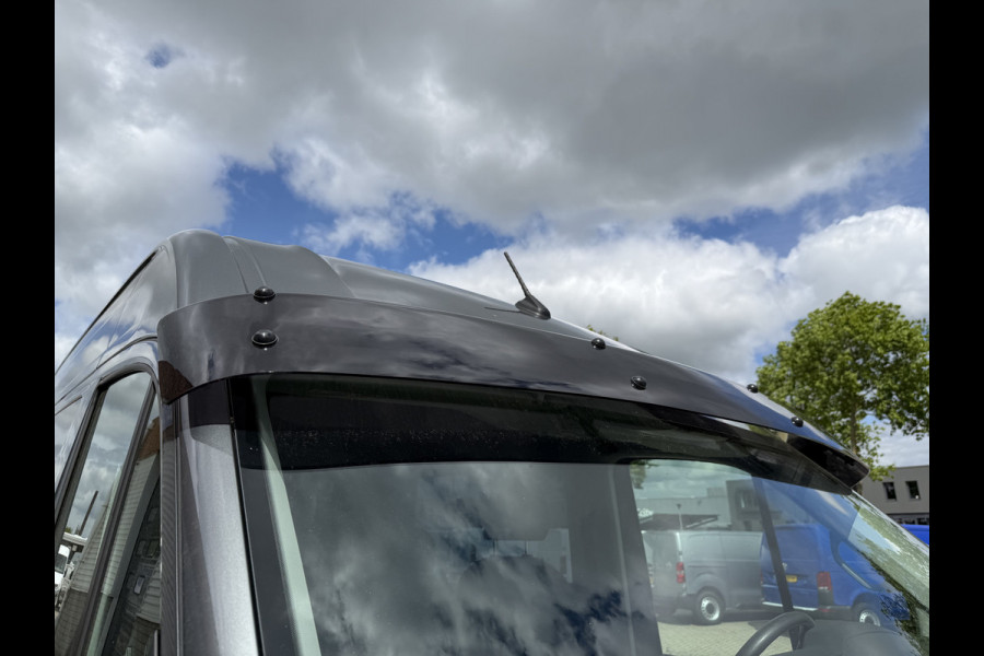 Volkswagen Crafter 35 2.0 TDI 177pk L3H3 ( L2H2 ) DC 6 persoons Comfortline / euro 6 / bpm vrij / vaste prijs rijklaar € 31.950 ex btw / lease vanaf € 521 / airco / cruise / grijs metallic !