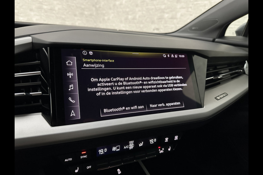 Audi Q4 e-tron 45 265pk Quattro RS-Leder | Uniek Interieur! | Sportstoelen | ACC | Sonos-Sound | Head-Up | 95% SOH | Sportstoelen | Keyless-Ent Memory | Groot Navi | Virtual-Cockpit | Getint Glas | 3-Zone Clima | Zwarte Hemel | LED | Carplay | Standkachel | Achteruitrij-Camera | Stoelverwarming |