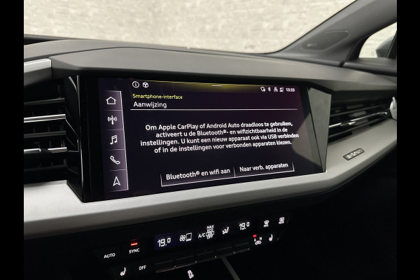 Audi Q4 e-tron 45 265pk Quattro RS-Leder | Uniek Interieur! | Sportstoelen | ACC | Sonos-Sound | Head-Up | 95% SOH | Sportstoelen | Keyless-Ent Memory | Groot Navi | Virtual-Cockpit | Getint Glas | 3-Zone Clima | Zwarte Hemel | LED | Carplay | Standkachel | Achteruitrij-Camera | Stoelverwarming |