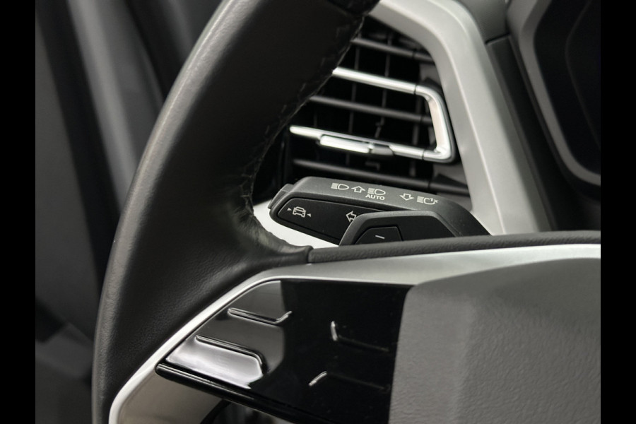 Audi Q4 e-tron 45 265pk Quattro RS-Leder | Uniek Interieur! | Sportstoelen | ACC | Sonos-Sound | Head-Up | 95% SOH | Sportstoelen | Keyless-Ent Memory | Groot Navi | Virtual-Cockpit | Getint Glas | 3-Zone Clima | Zwarte Hemel | LED | Carplay | Standkachel | Achteruitrij-Camera | Stoelverwarming |