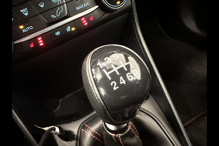 Ford Fiesta 1.0 EcoBoost Hybrid ST-Line Facelift! Airco ECC Navi Carplay PDC + Camera Achter LM Velgen 17" Full LED Keyless Stoel/Stuurwielverwarming