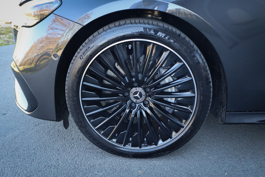 Mercedes-Benz E-Klasse Estate 300 e AMG Line | AIRMATIC | BURMESTER 4D | HYPERSCREEN | ADAPTIVE | STOELVERWARMING & VERKOELING & MASSAGE | STUURVERWARM MULTICONTOUR ZETELS | HEAD UP | DUBBEL GLAS | AC+DC LADEN | VERLICHTE GRILLE |  TREKHAAK | 360 CAMERA | 300e