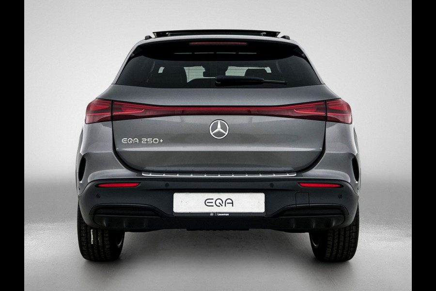 Mercedes-Benz EQA 250+ Business Solution AMG 71 kWh | Premium pakket | Nightpakket | DISTRONIC | Panoramaschuifdak | 360° camera | 20 inch multispaaks lichtmetalen velgen | Burmester Surround Sound |