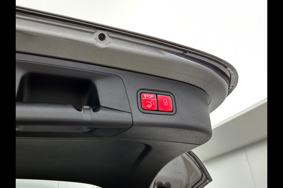 Mercedes-Benz EQA 250+ Business Solution AMG 71 kWh | Premium pakket | Nightpakket | DISTRONIC | Panoramaschuifdak | 360° camera | 20 inch multispaaks lichtmetalen velgen | Burmester Surround Sound |