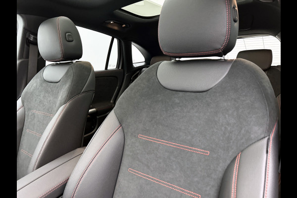 Mercedes-Benz EQA 250+ Business Solution AMG 71 kWh | Premium pakket | Nightpakket | DISTRONIC | Panoramaschuifdak | 360° camera | 20 inch multispaaks lichtmetalen velgen | Burmester Surround Sound |