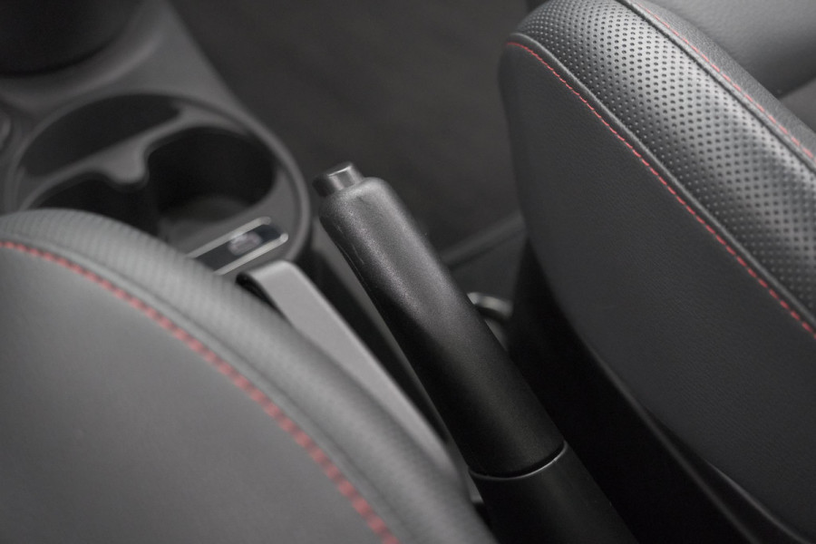 Fiat 500 1.0 Hybrid Sport | Schuif-/Kanteldak | Apple Carplay | Parkeersensoren