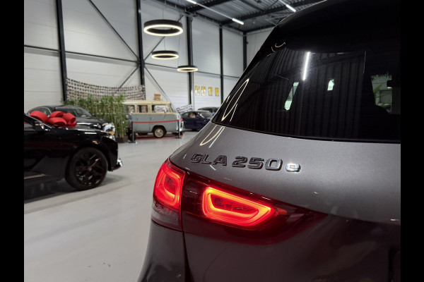 Mercedes-Benz GLA 250 e AMG Line Garantie Ambient MBUX High End Camera Night StoelVW Cruise Navi Clima Led Dab Rijklaar
